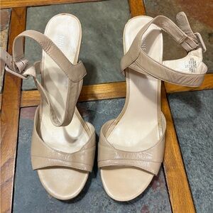 Nine West Women's Tan Heeled Sandals